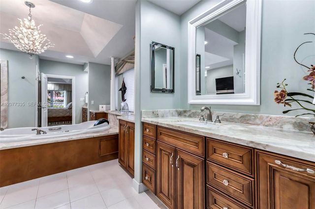 2820 NE 44th Street, Lighthouse Point, FL 33064