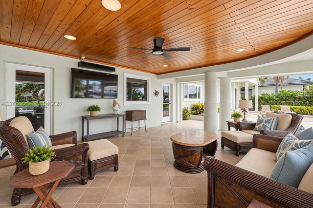 2820 NE 44th Street, Lighthouse Point, FL 33064