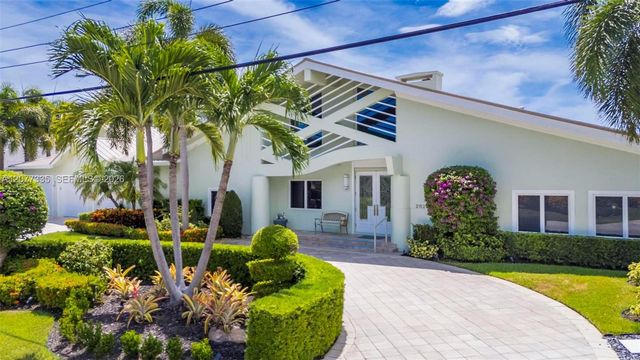 2820 NE 44th Street, Lighthouse Point, FL 33064