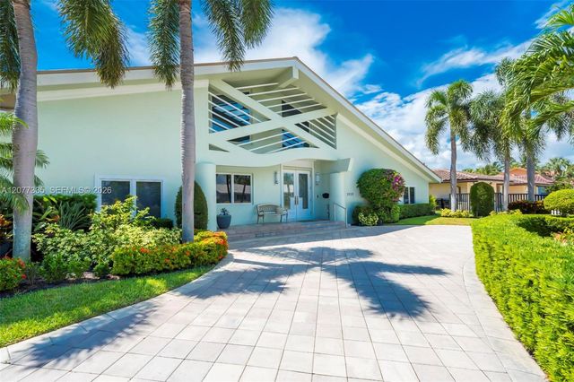 2820 NE 44th Street, Lighthouse Point, FL 33064
