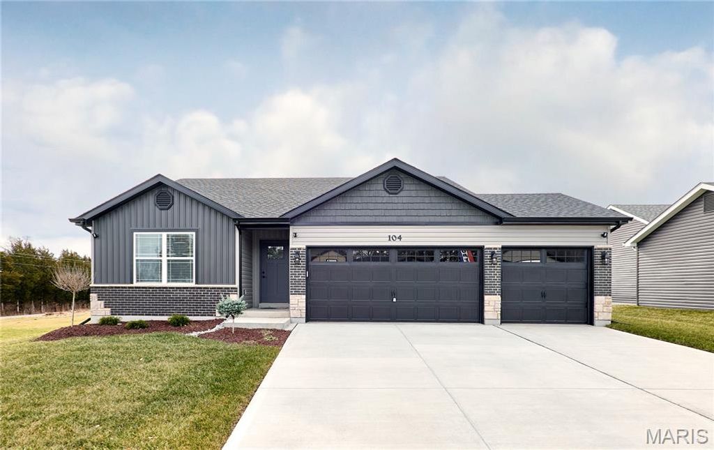 28730 Woodland Heights Drive, Warrenton, MO 63383