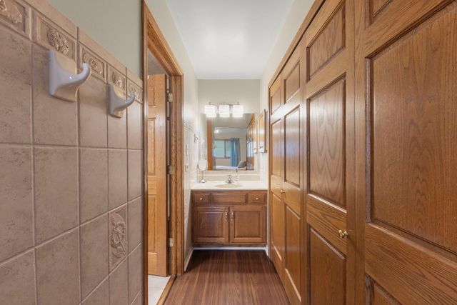 9040 Frances Lane, Orland Park, IL 60462