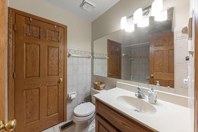 9040 Frances Lane, Orland Park, IL 60462