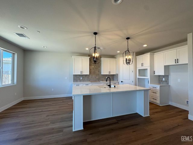 7308 Garrison, Bakersfield, CA 93311