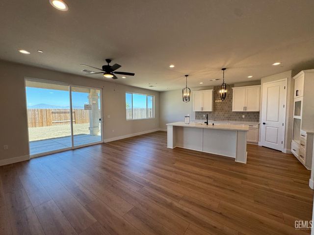 7308 Garrison, Bakersfield, CA 93311