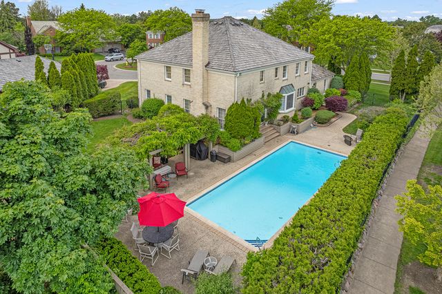 2308 Indian Ridge Drive, Glenview, IL 60026