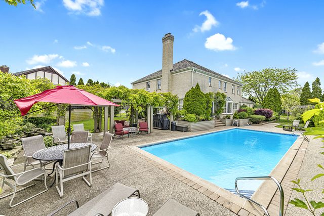 2308 Indian Ridge Drive, Glenview, IL 60026