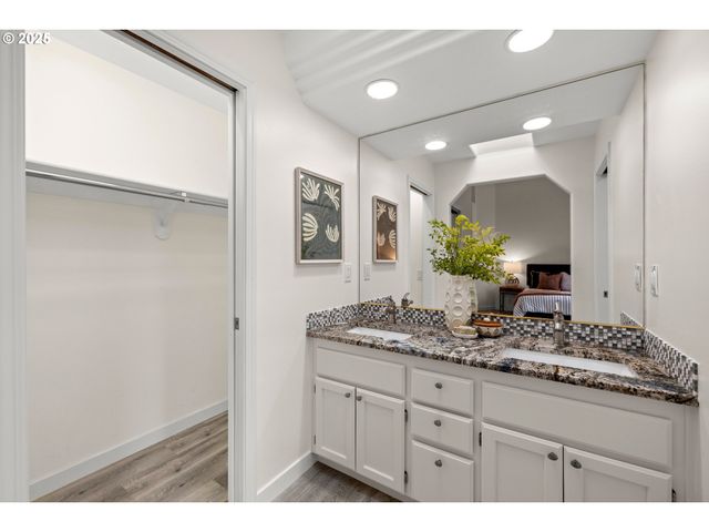 20672 Sw SANTA FE Ter, Sherwood, OR 97140