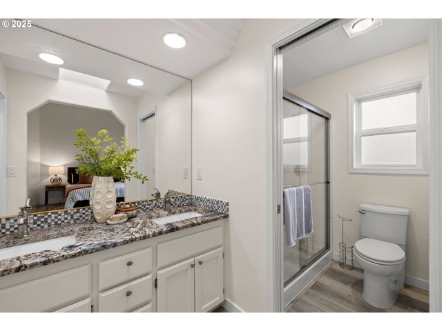 20672 Sw SANTA FE Ter, Sherwood, OR 97140