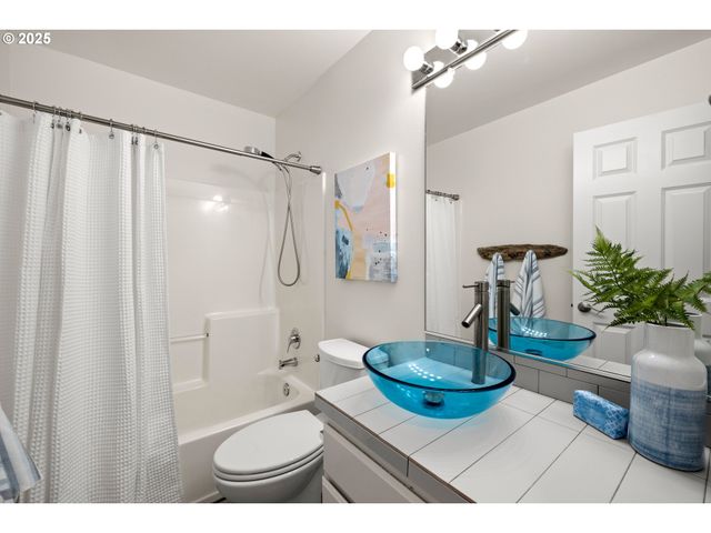 20672 Sw SANTA FE Ter, Sherwood, OR 97140