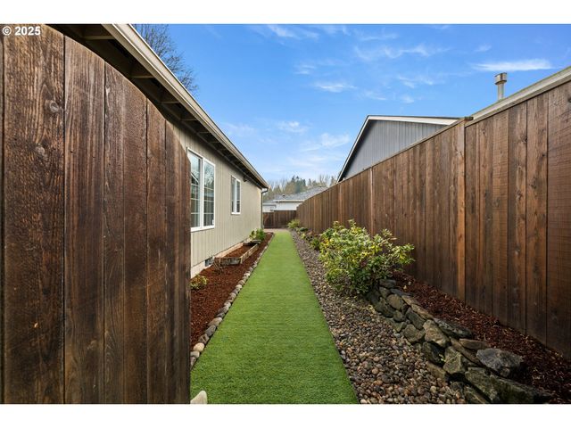 20672 Sw SANTA FE Ter, Sherwood, OR 97140