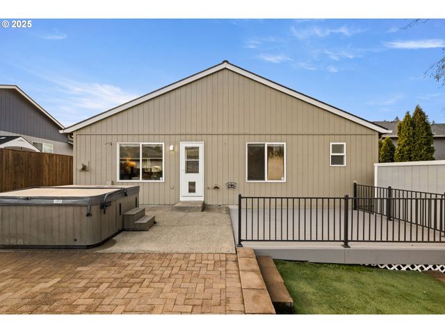 20672 Sw SANTA FE Ter, Sherwood, OR 97140
