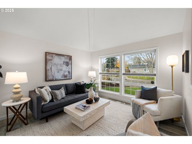 20672 Sw SANTA FE Ter, Sherwood, OR 97140