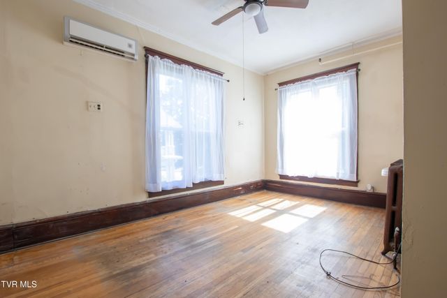 200 Solar Street, Bristol, VA 24201