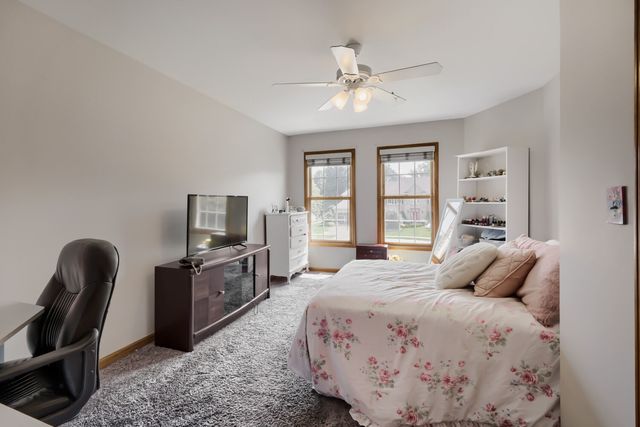 376 Amy Court, Glen Ellyn, IL 60137