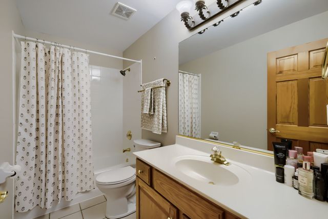 376 Amy Court, Glen Ellyn, IL 60137