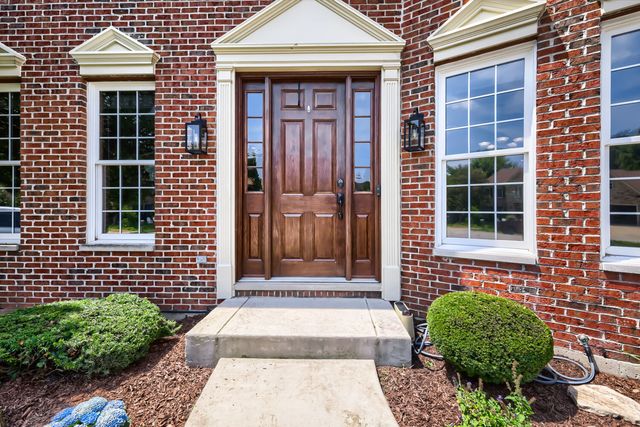 376 Amy Court, Glen Ellyn, IL 60137