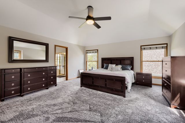 376 Amy Court, Glen Ellyn, IL 60137