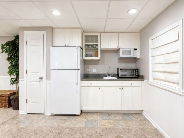 376 Amy Court, Glen Ellyn, IL 60137