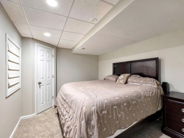 376 Amy Court, Glen Ellyn, IL 60137