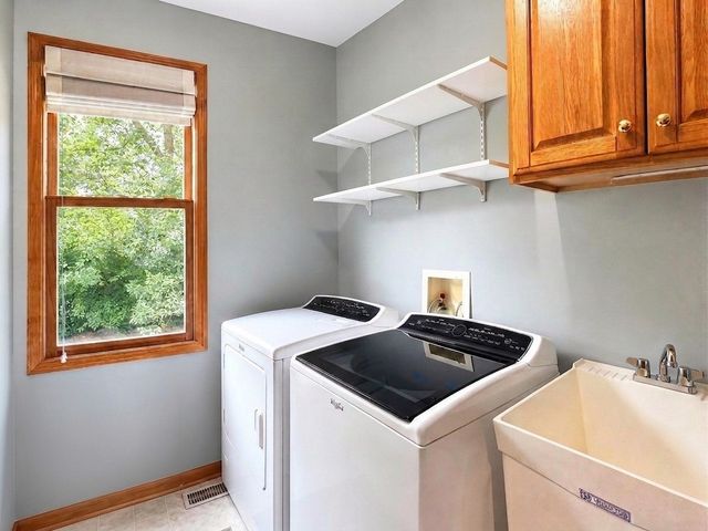 376 Amy Court, Glen Ellyn, IL 60137