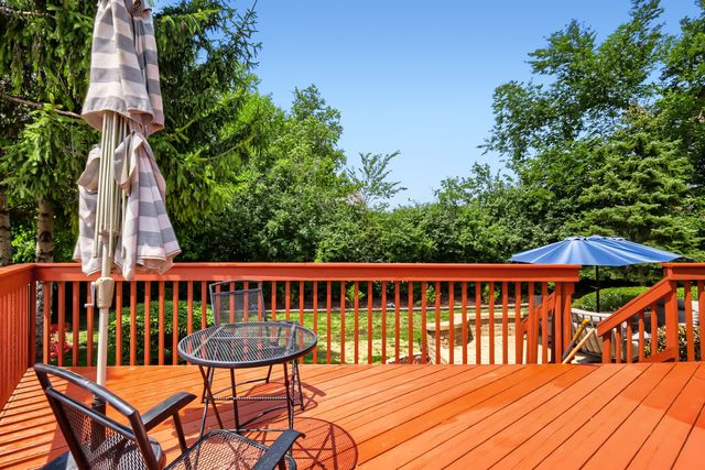376 Amy Court, Glen Ellyn, IL 60137