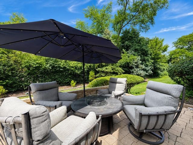 376 Amy Court, Glen Ellyn, IL 60137