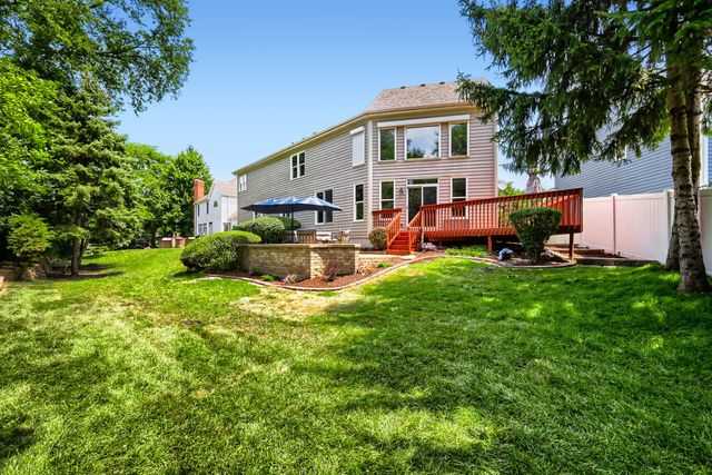 376 Amy Court, Glen Ellyn, IL 60137