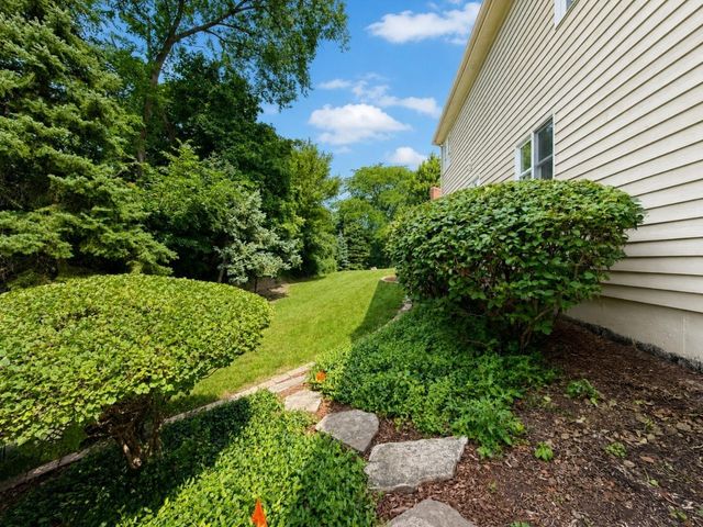 376 Amy Court, Glen Ellyn, IL 60137