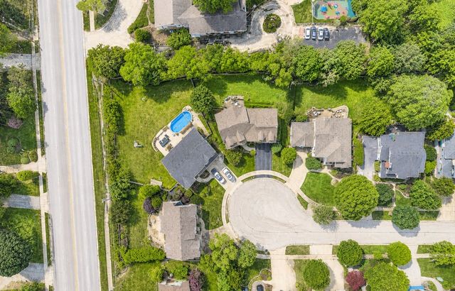 376 Amy Court, Glen Ellyn, IL 60137