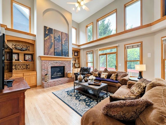 376 Amy Court, Glen Ellyn, IL 60137
