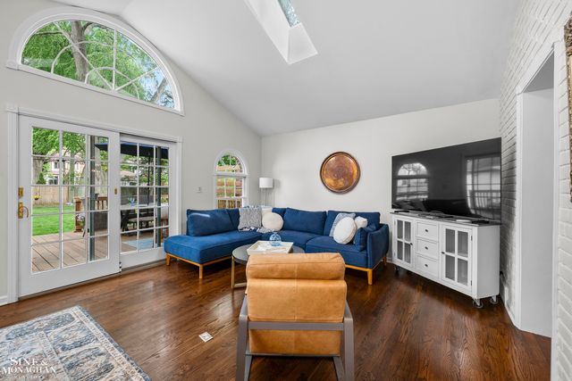 962 Lincoln Road, Grosse Pointe, MI 48230