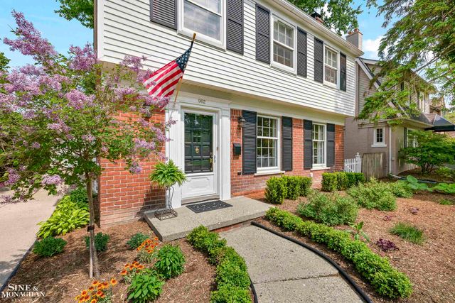 962 Lincoln Road, Grosse Pointe, MI 48230
