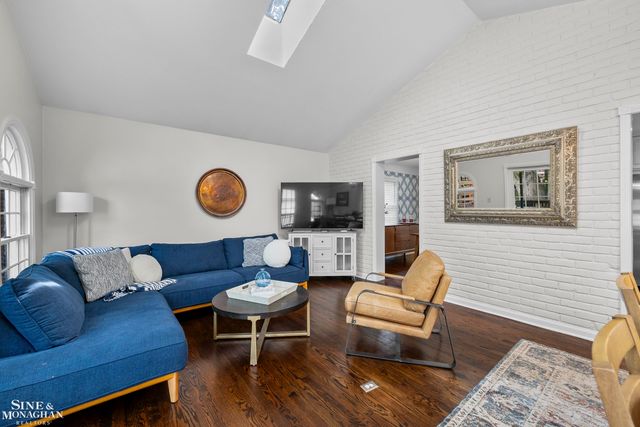 962 Lincoln Road, Grosse Pointe, MI 48230