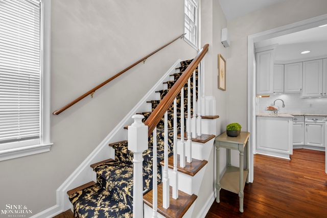 962 Lincoln Road, Grosse Pointe, MI 48230