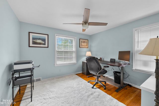 962 Lincoln Road, Grosse Pointe, MI 48230