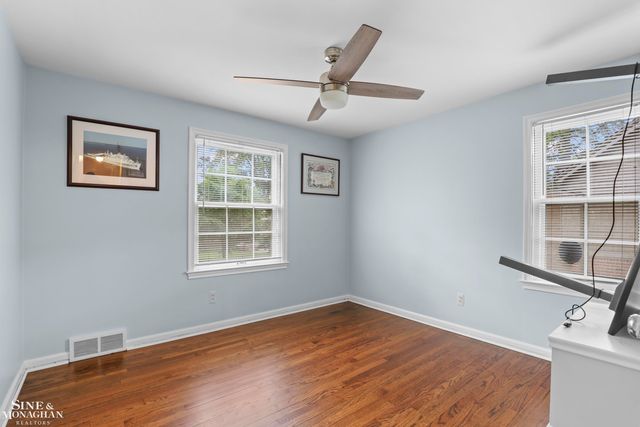 962 Lincoln Road, Grosse Pointe, MI 48230
