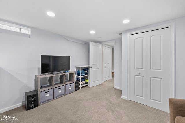 962 Lincoln Road, Grosse Pointe, MI 48230