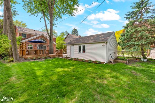 962 Lincoln Road, Grosse Pointe, MI 48230