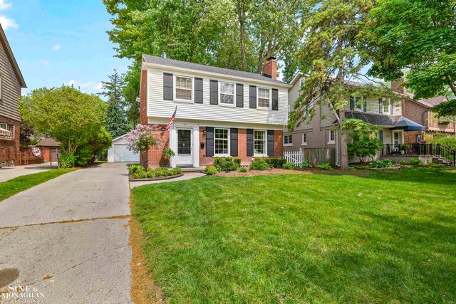 962 Lincoln Road, Grosse Pointe, MI 48230