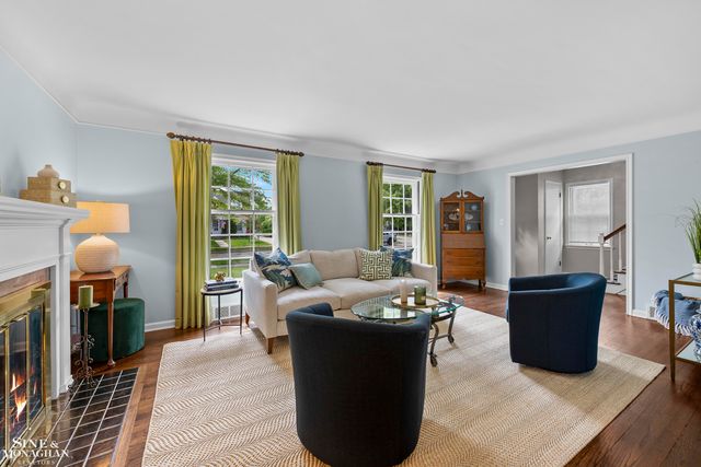 962 Lincoln Road, Grosse Pointe, MI 48230