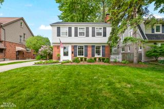 962 Lincoln Road, Grosse Pointe, MI 48230