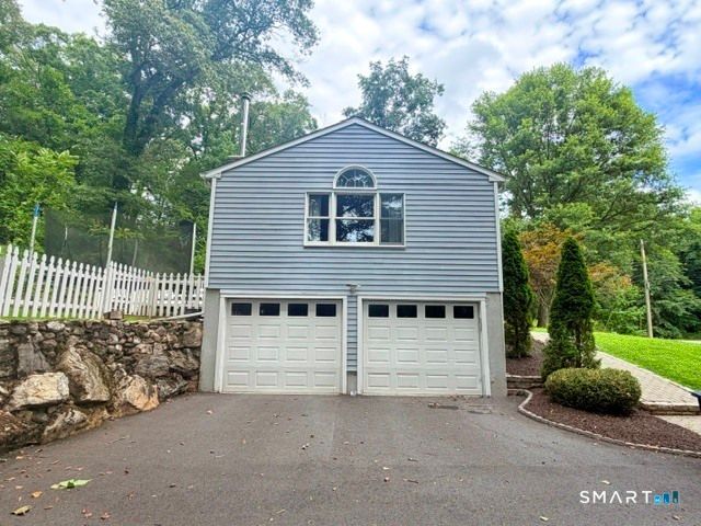 500 Wolcott Lane, Orange, CT 06477