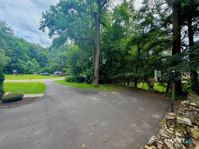 500 Wolcott Lane, Orange, CT 06477