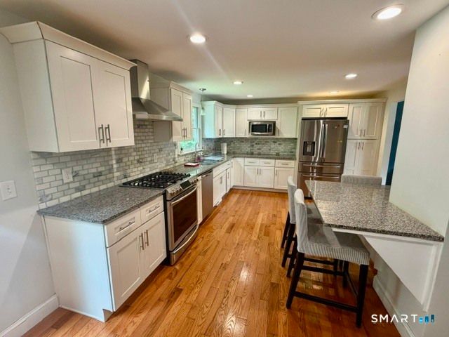 500 Wolcott Lane, Orange, CT 06477