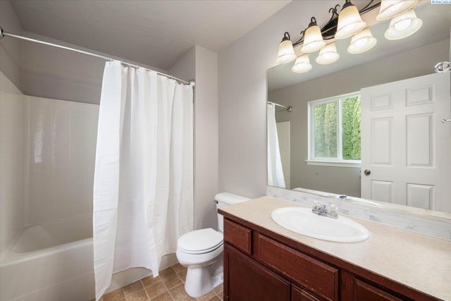 1580 Foxglove Ave, Richland, WA 99352