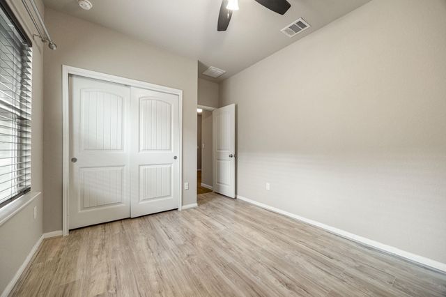 152 Cibolo Creek DR, Kyle, TX 78640