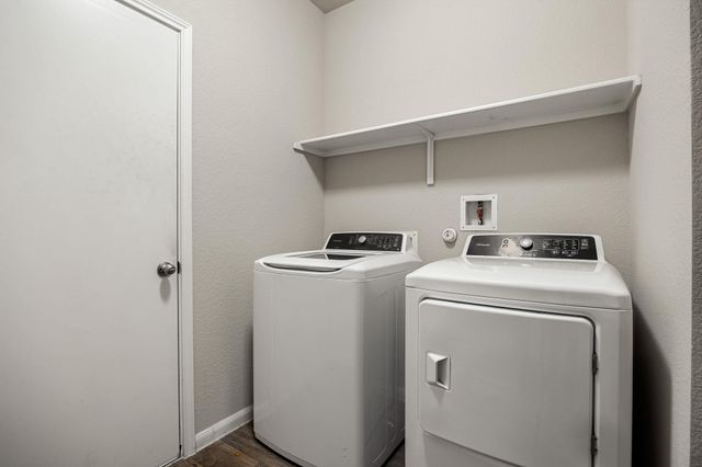 152 Cibolo Creek DR, Kyle, TX 78640