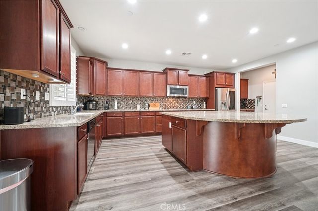 6514 Crescendo Court, Eastvale, CA 92880