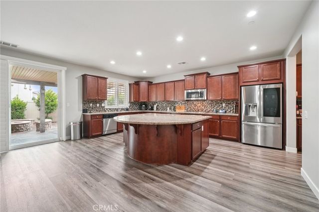 6514 Crescendo Court, Eastvale, CA 92880